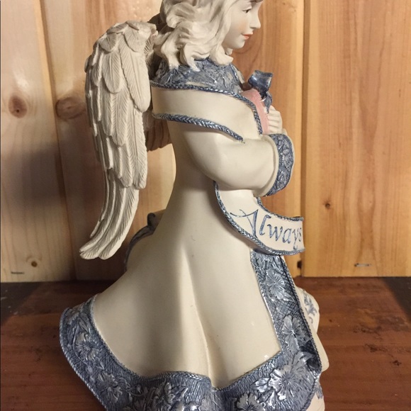 Sarah’s Angels “Nancy” Collectible Angel Music Box - Picture 4 of 5
